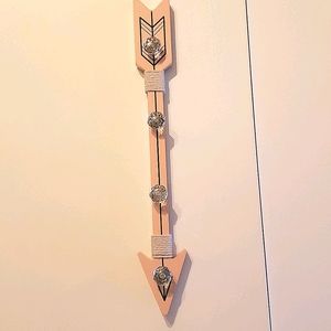 Accent Arrow Rack